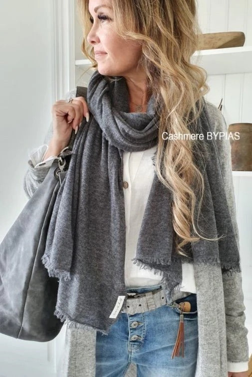CASHMERE LOVE SCARF - GRAPHITE