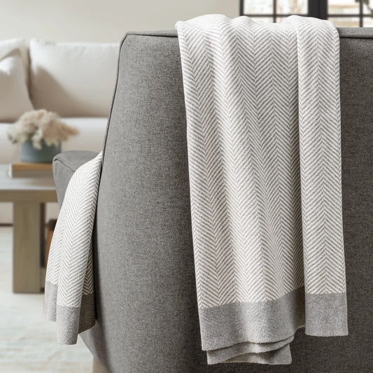 THROW, HERRINGBONE JACQUARD - GREY