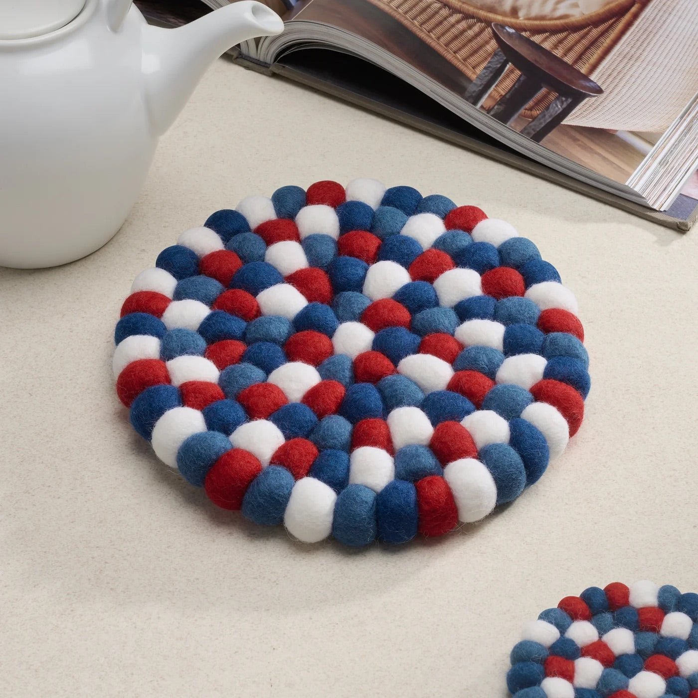 TRIVET, BALL FELT/ROUND - RED/WHITE/BLUE