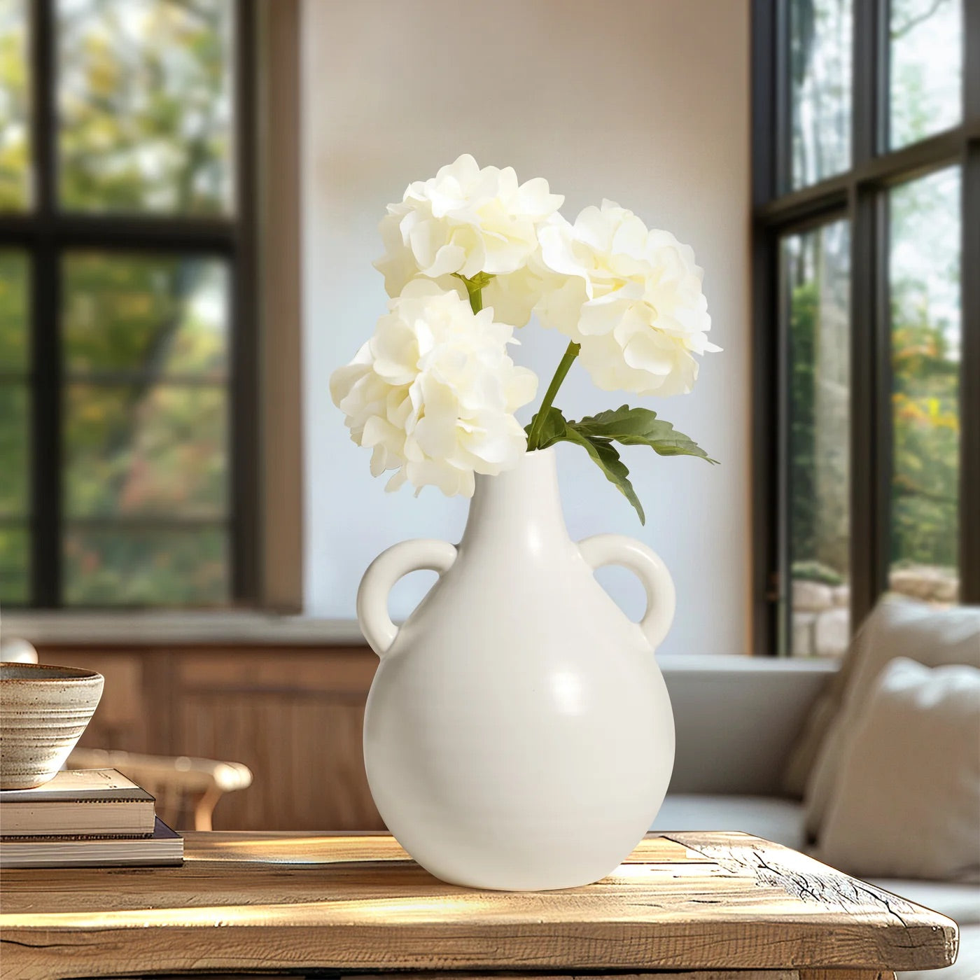 VASE / MATTE WHITE, MEDIUM - CERAMIC (7")