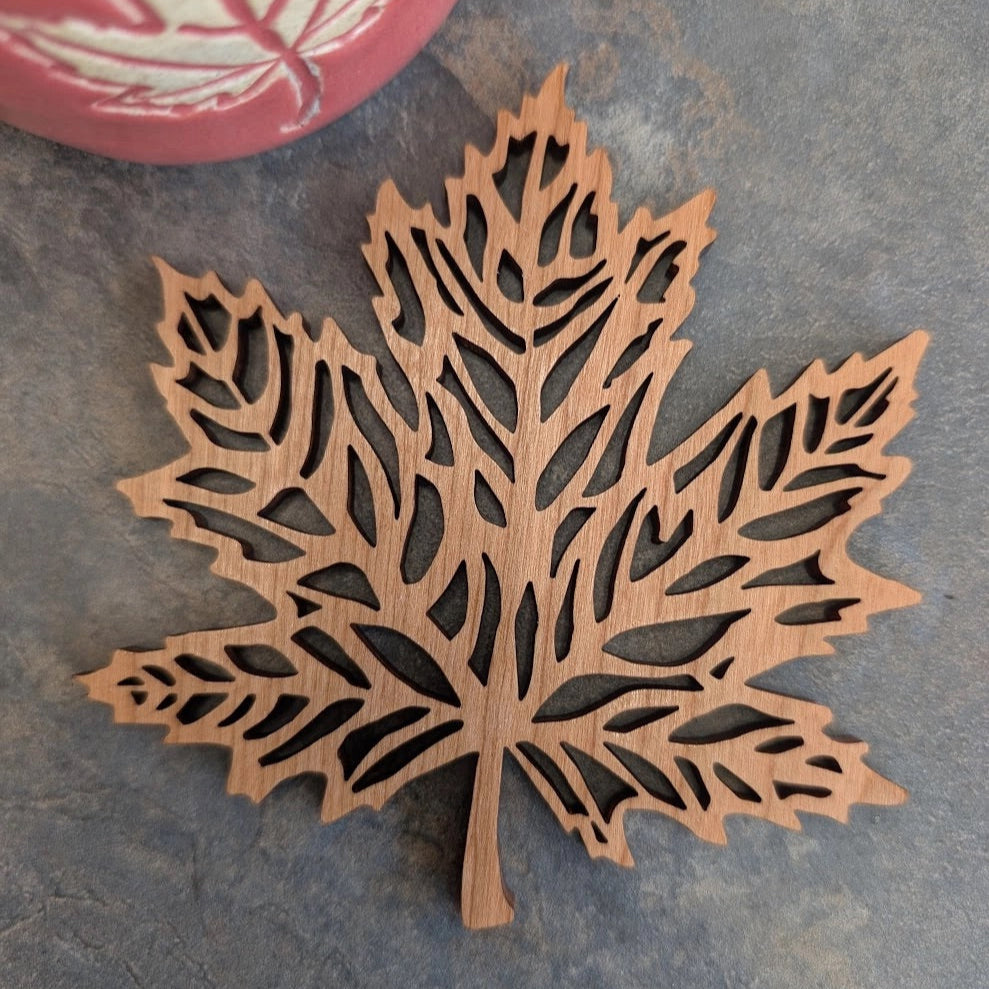 COASTER, WOOD - MAPLE LEAF