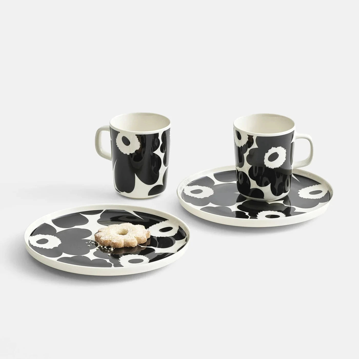 MARIMEKKO MUG/PLATE SET, 4 PCS - OIVA, WHITE/BLACK