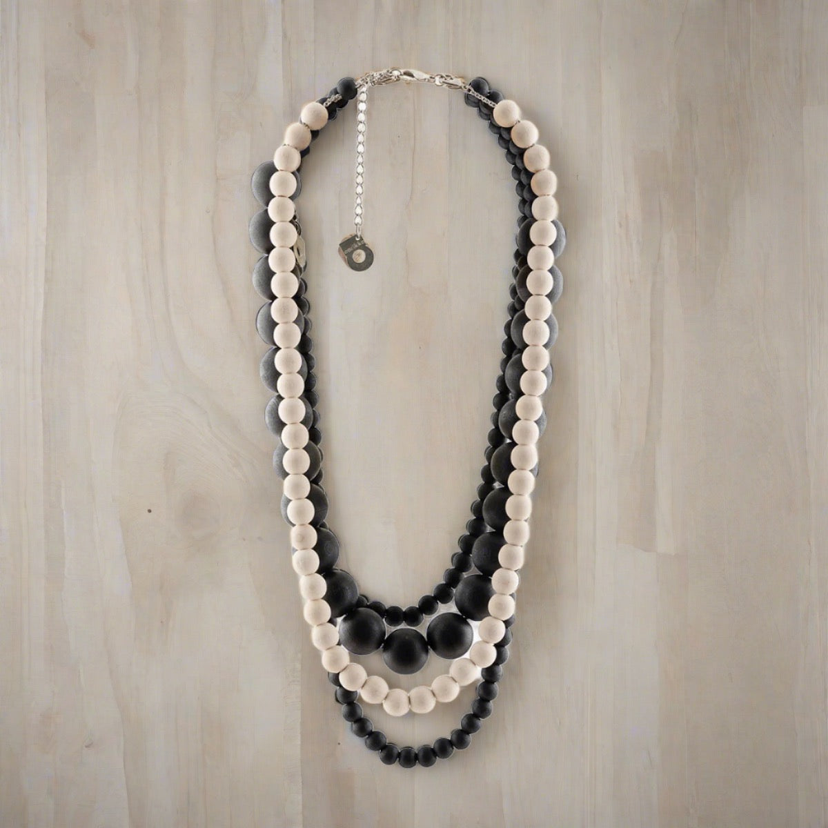 AARIKKA NECKLACE - LEHTO, BLACK/WHITE