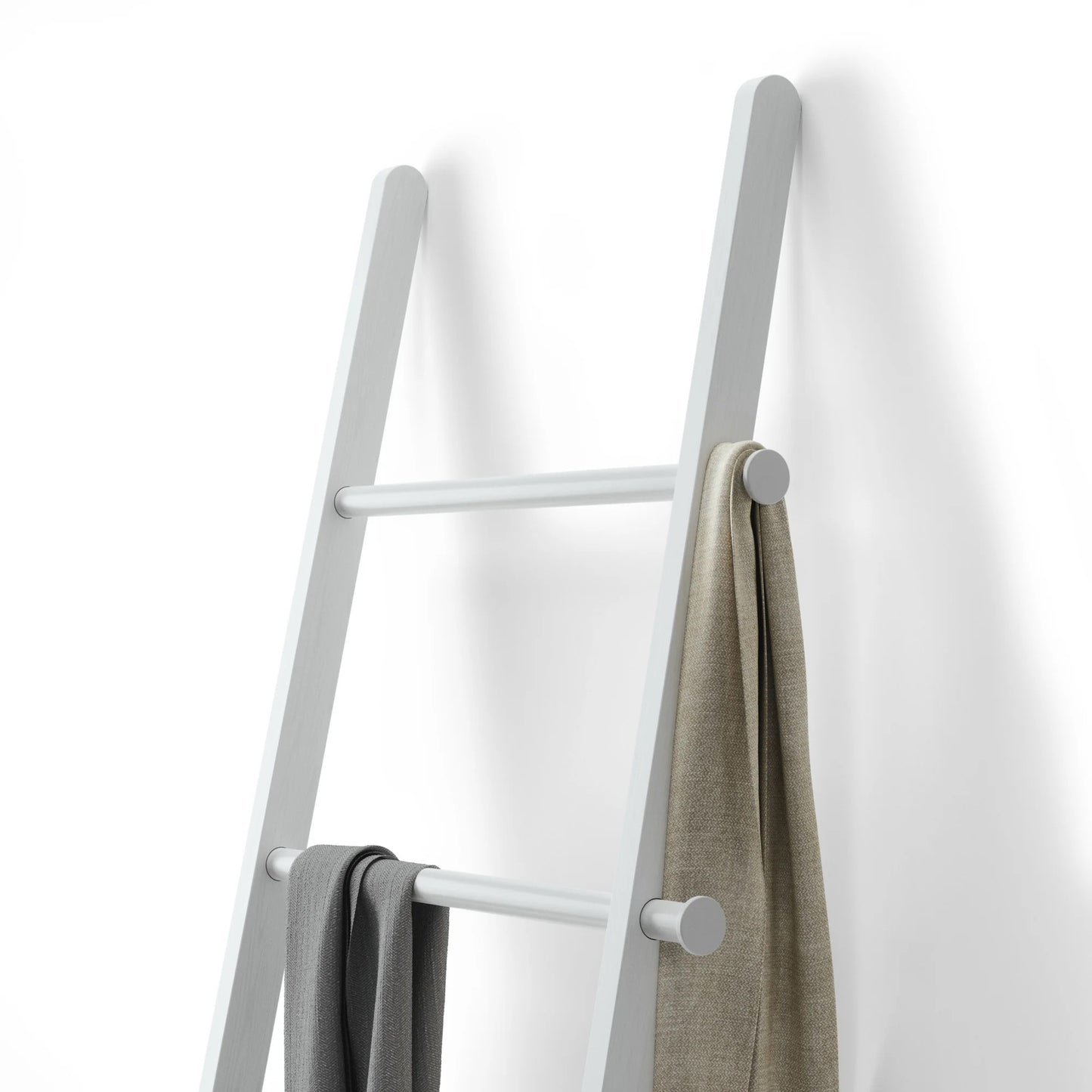 LADDER, LISA - WHITE