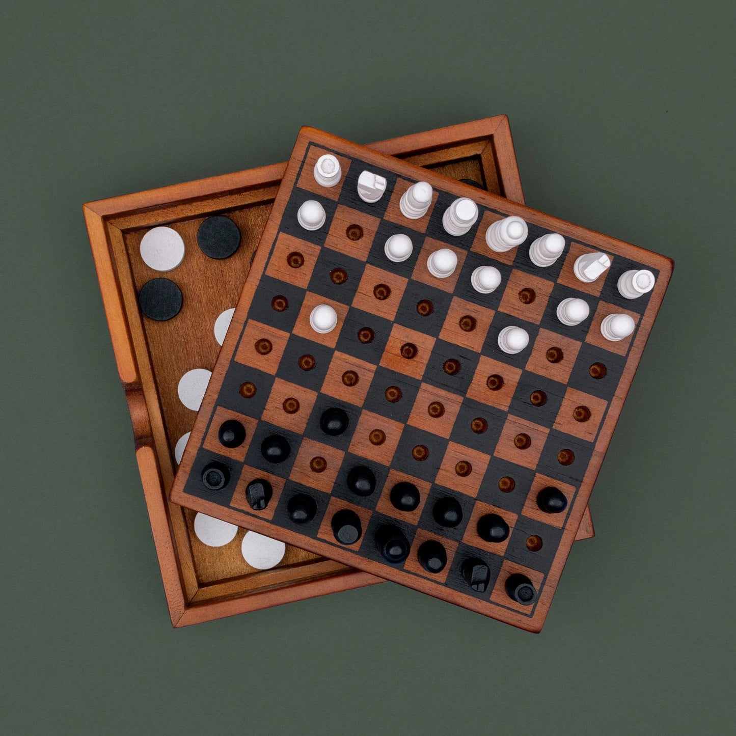 BOARD GAME - CHECKMATE TRAVEL