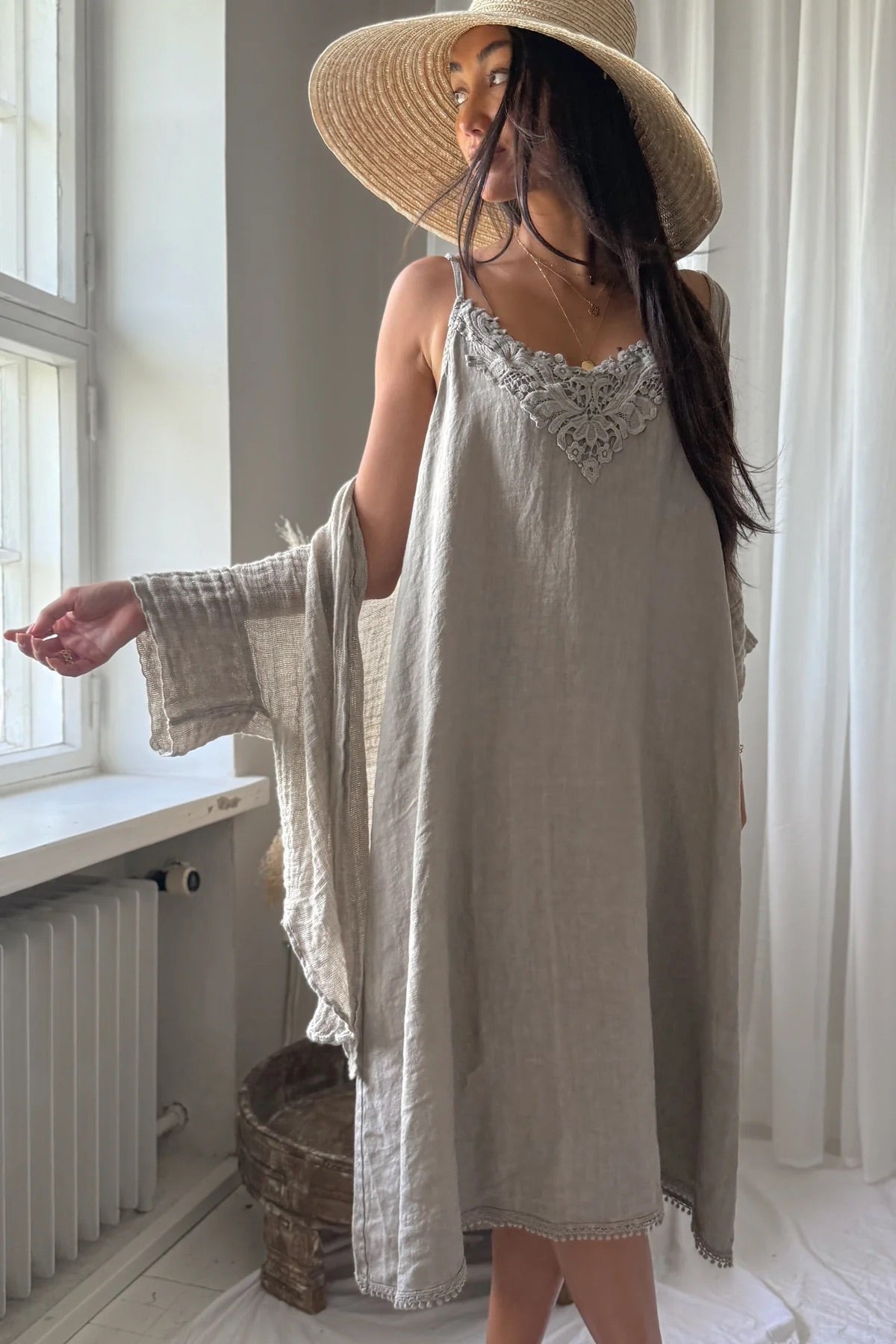 DRESS LINEN, VILLA LACE - TAUPE