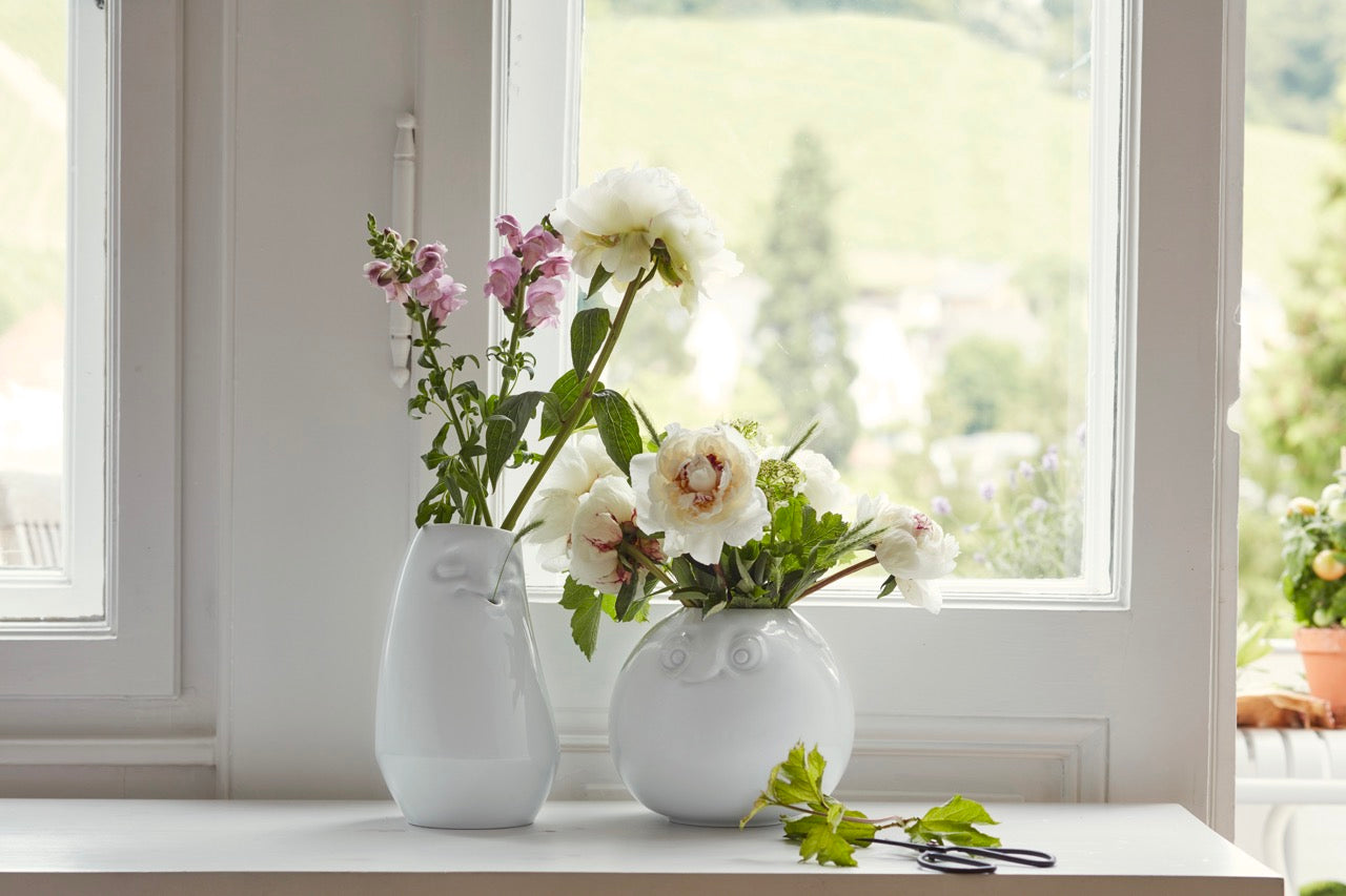 VASE - LAID-BACK, H:9”