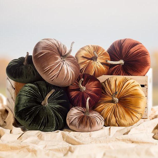 ROUND PUMPKIN - VELOUR W/RESIN STEM