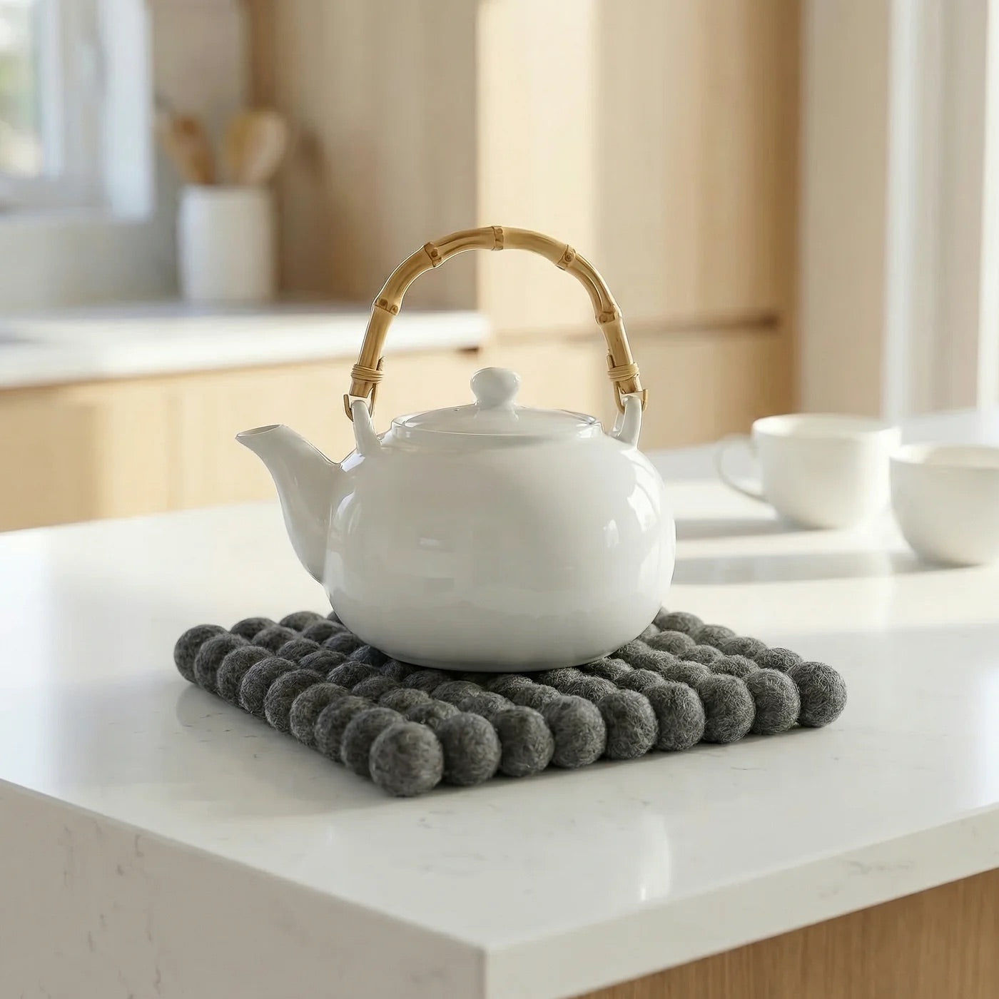 TRIVET, BALL FELT - SQUARE, DARK GREY
