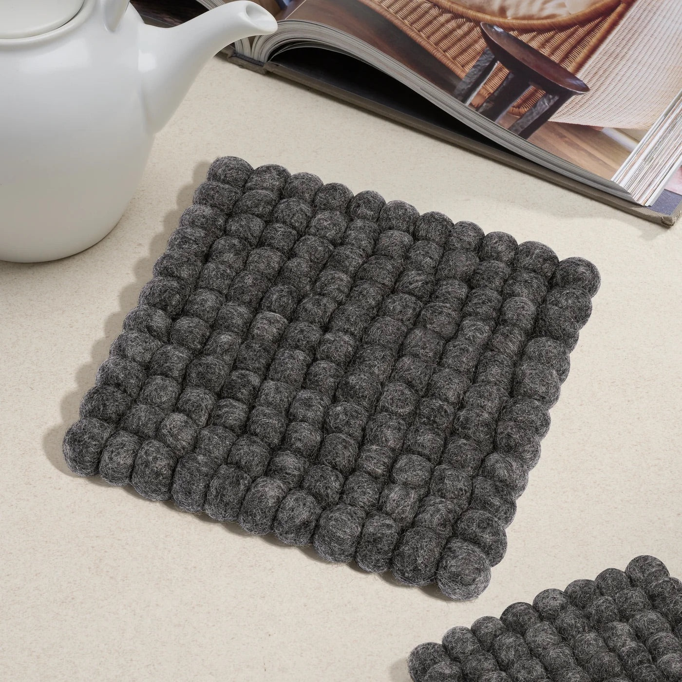 TRIVET, BALL FELT - SQUARE, DARK GREY