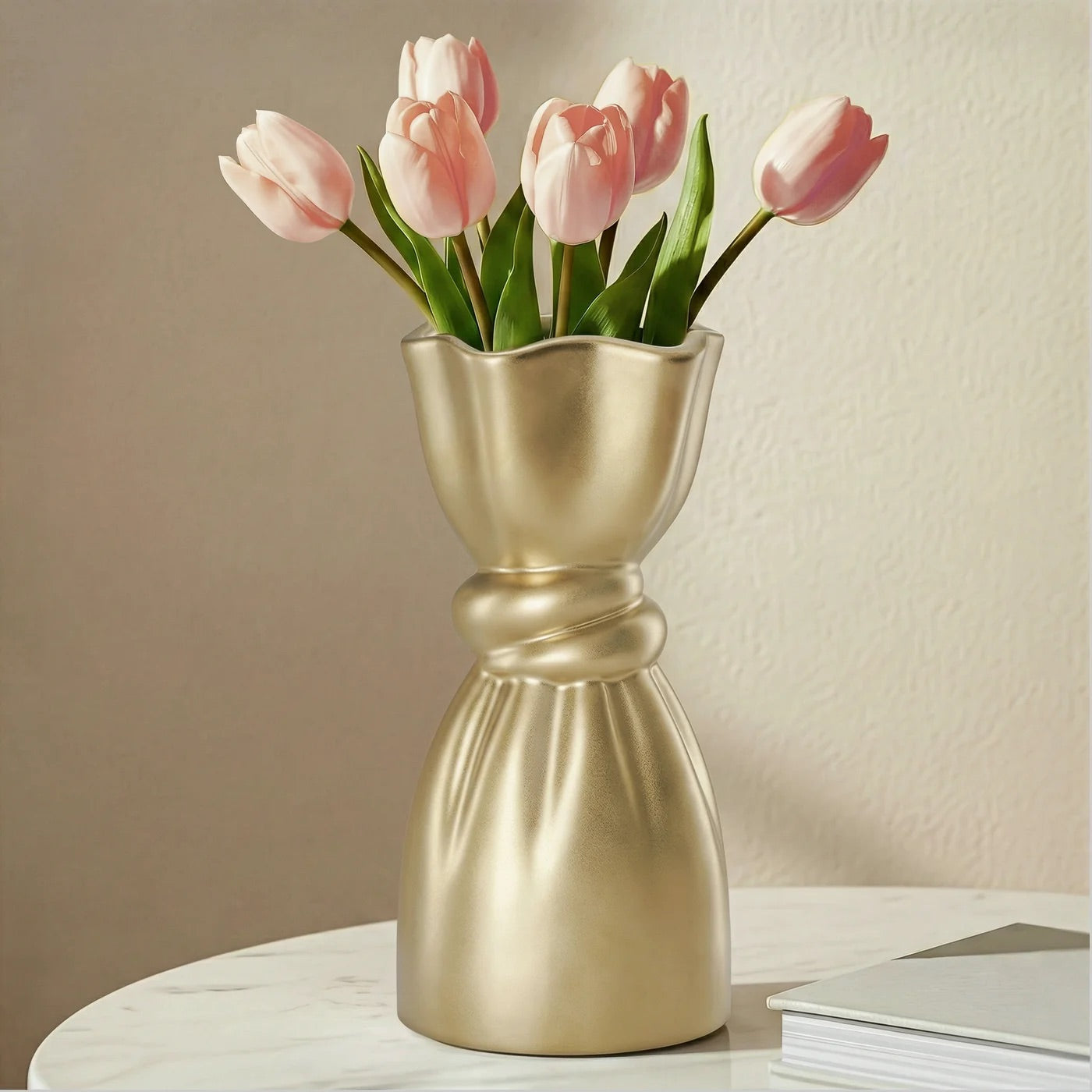 VASE, CERAMIC KNOT - MATTE GOLD