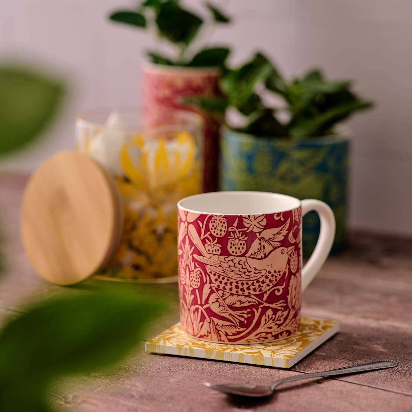 MUG, WILLIAM MORRIS - RASBERRY