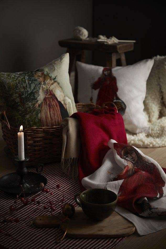 PILLOW, CHRISTMAS EVE - CARL LARSSON