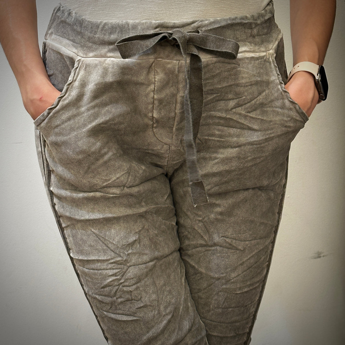 VELVET JOGGER - WRINKLED
