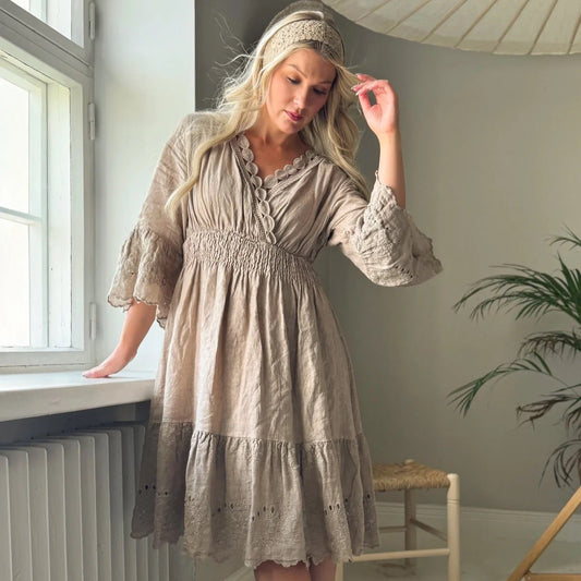 DRESS LINEN, LACE WHISPERS - CASHMERE