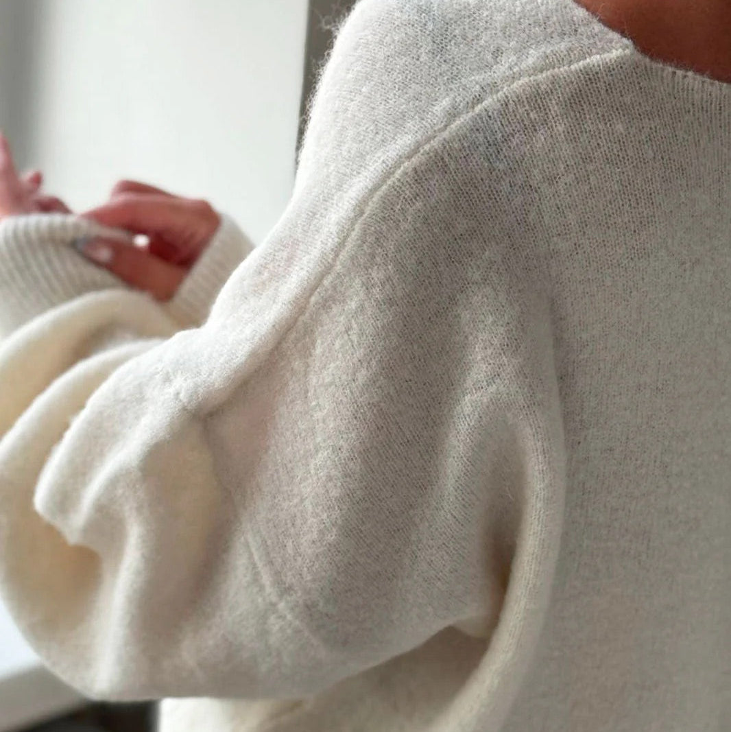 LOTTA KNITWEAR - OFF WHITE