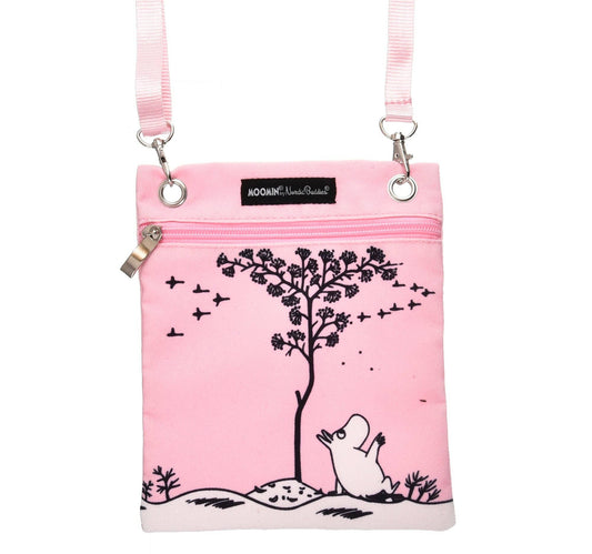MOOMIN PASSPORT BAG, UNDER THE TREE - PINK