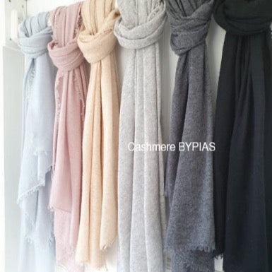 CASHMERE LOVE SCARF - GRAPHITE