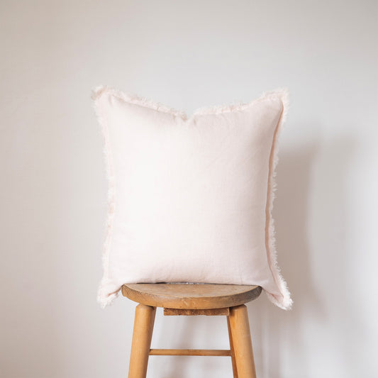 PILLOW, SQUARE FRINGED / LINEN (BLUSH)